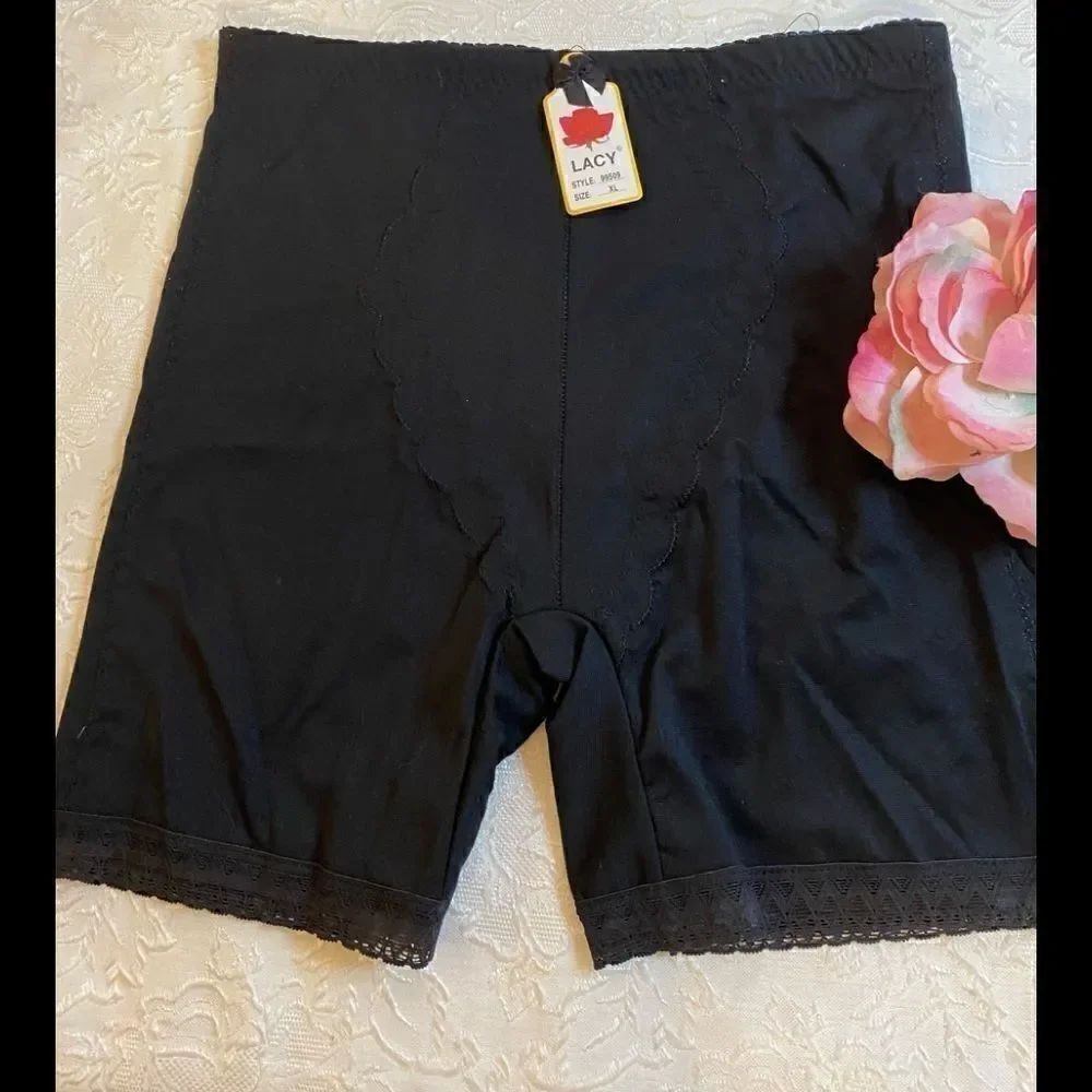 🛍Lacy assorted Embroidery Design Panties Size XL